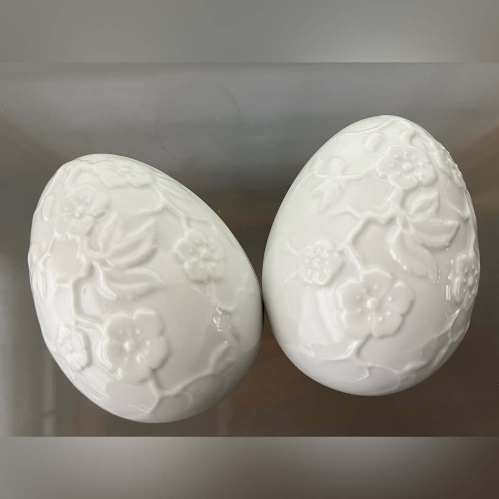 🌸🍒2 Cherry Blossom Motif Eggs | White | Floral Porcelain Chamart Limoges France - Picture 13 of 17